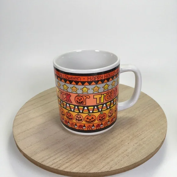 Vintage Love N Stuff Halloween Mugs Set of 4 - Picture 6 of 10